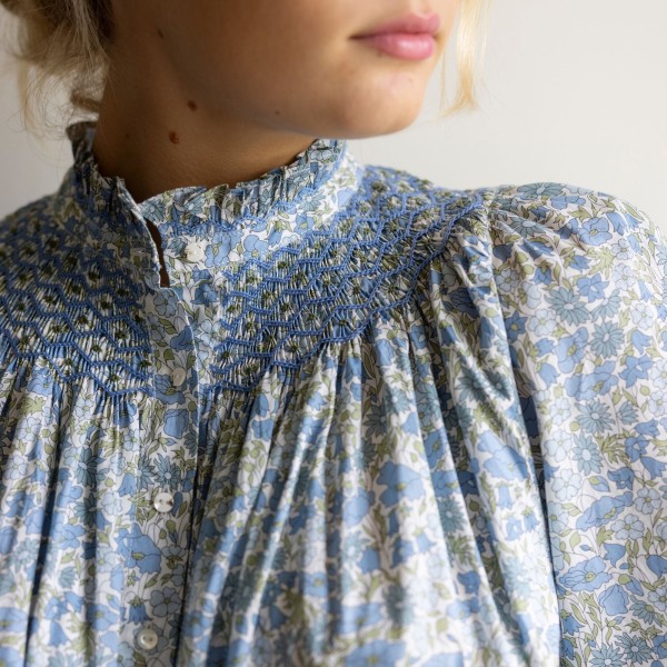Scholl Blouse with Land and Sea Hand Smocking made with Liberty Poppies and Daisies Edition 50 Scholl Blouse with Land and Sea Hand Smocking made with Liberty Poppies and Daisies Edition 50